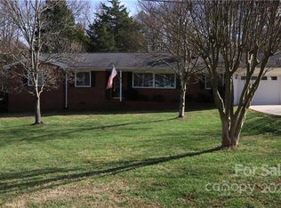 1234 Rock Haven Dr, Charlotte, NC 28216