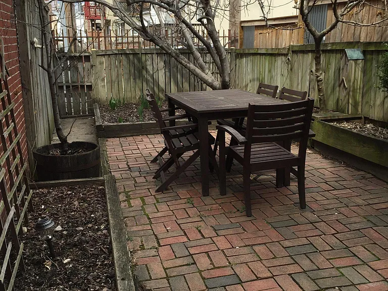 30 E Ostend St — Photo 16
