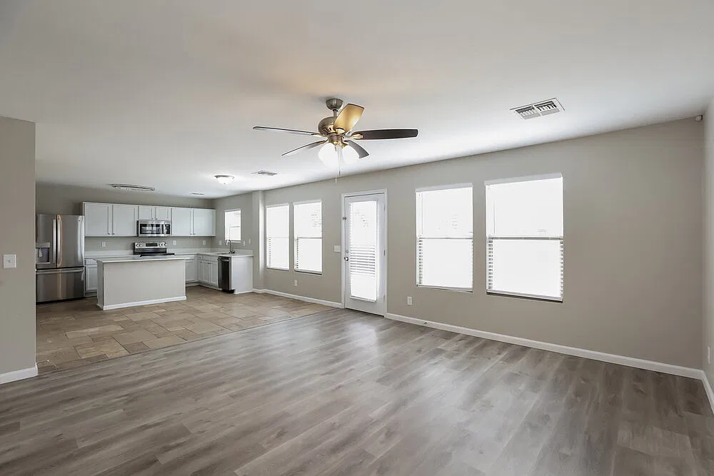 3 bed, 2.5 bath, 2040 sqft, $2,240 — Photo 4