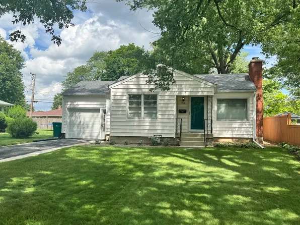 704 Woodlawn Ave, Joliet, IL 60435