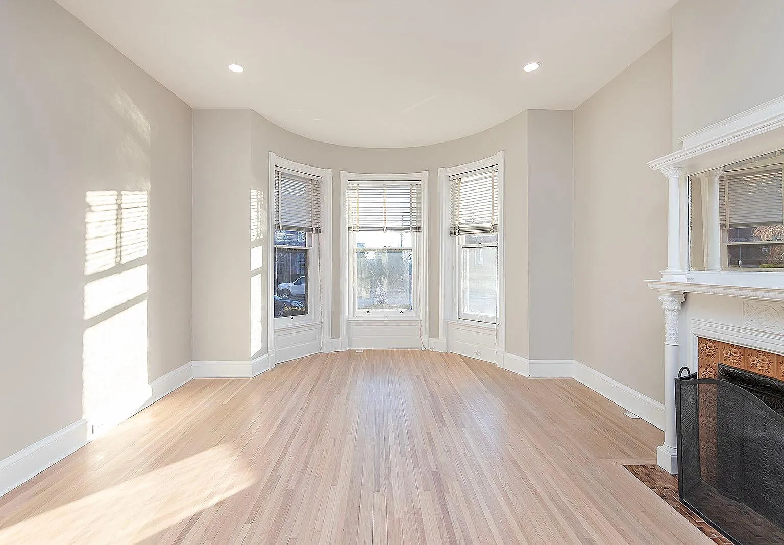 4 bed, 2800 sqft, $2,650 — Photo 3