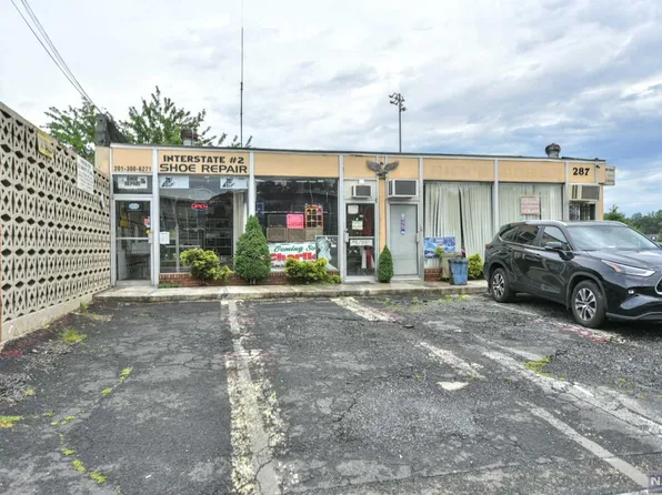 287 Market St, Elmwood Park, NJ 07407