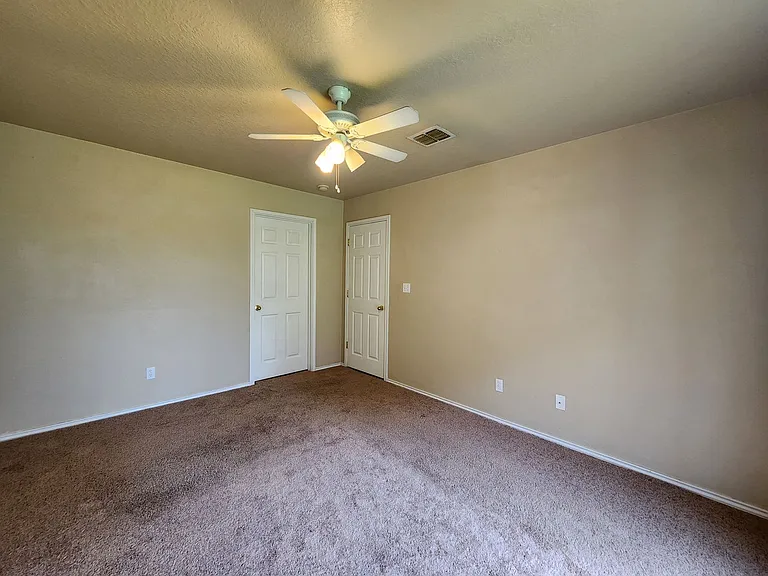 1013 Misty Acres Dr — Photo 17