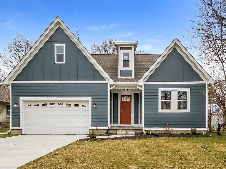 8814 Terrace Ave — Photo 1
