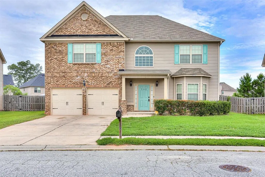 4 bed, 2.5 bath, 3024 sqft, $2,150 — Photo 1