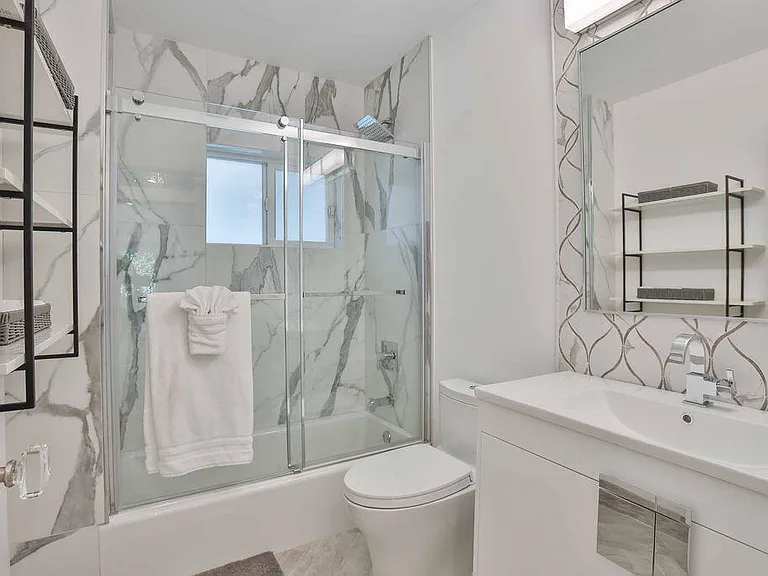 713 Forsyth St — Photo 28