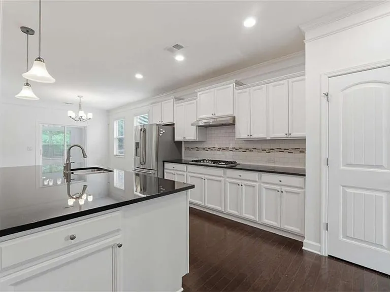 4865 Alexandria Ave — Photo 14