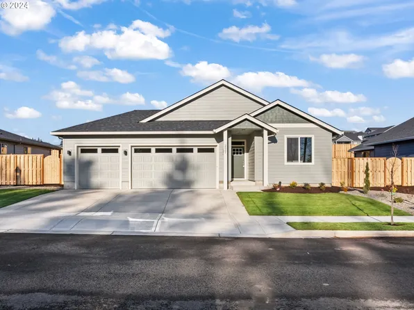 2021 E Badger Way, La Center, WA 98629