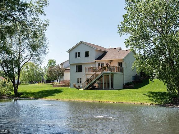 4th image of 23590 Carmen Ct N