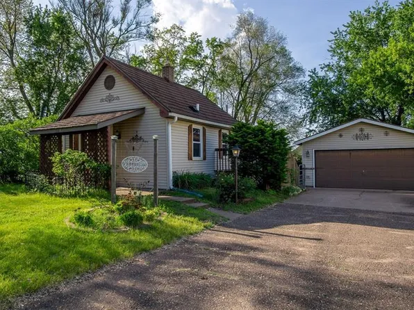 2220 Valley View Place, Eau Claire, WI 54703