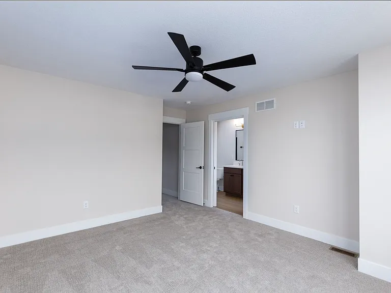 2817 SW 24th Ln — Photo 13