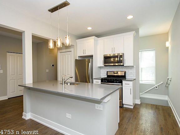 3rd image of 4753 N Leavitt St #1716