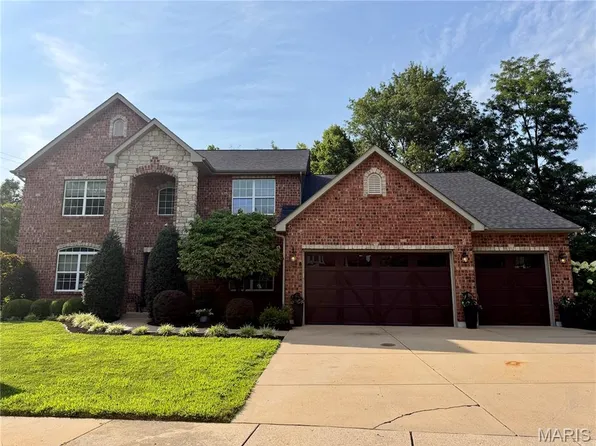 220 Woodcliffe Place Dr, Chesterfield, MO 63005