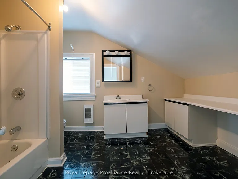 4 Highland Ave — Photo 18