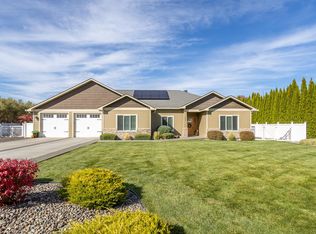 800 Majesty Heights Dr, Yakima, WA 98908