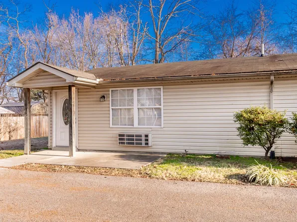 1906 Gilola Ave, Sellersburg, IN 47172