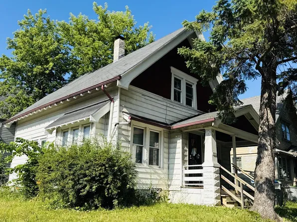 2832 West Chambers STREET, Milwaukee, WI 53210