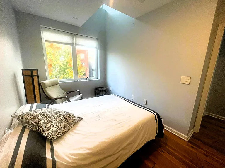 732 Kenyon St NW — Photo 13