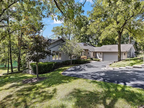 2275 Cameo Lake Dr, Bloomfield Hills, MI 48302