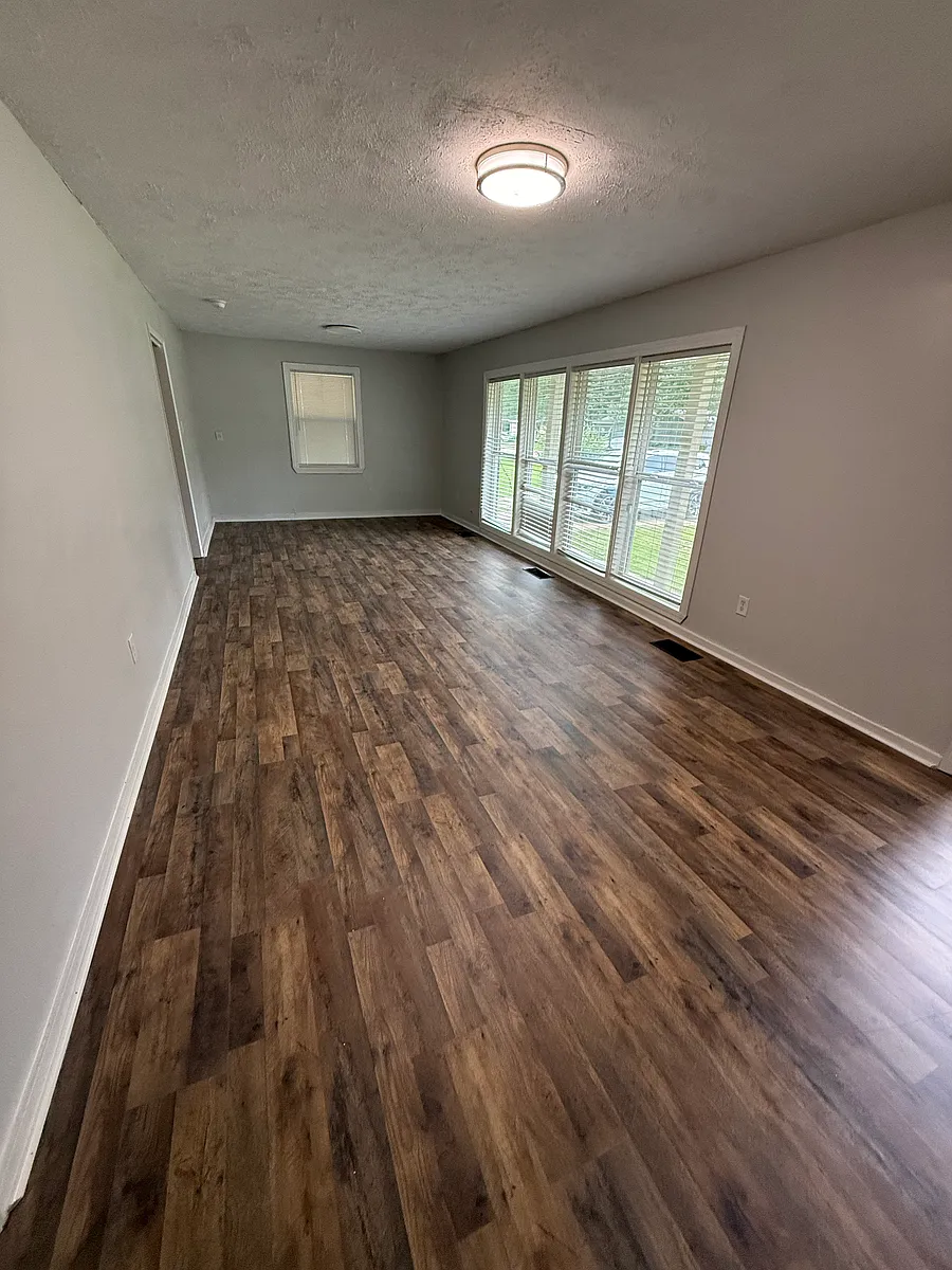 Building Photo - Oak Forest Dr