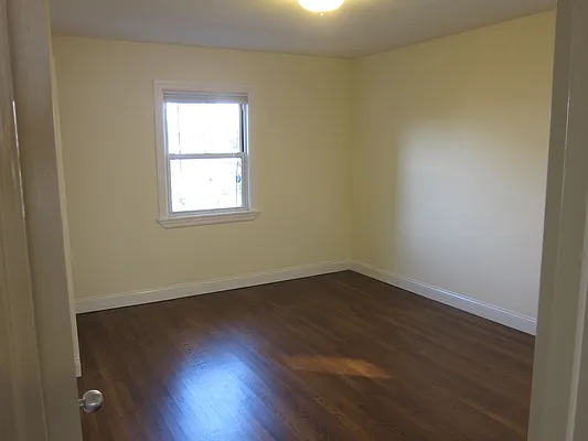 Rented by Realty 2000 Corp | media 20