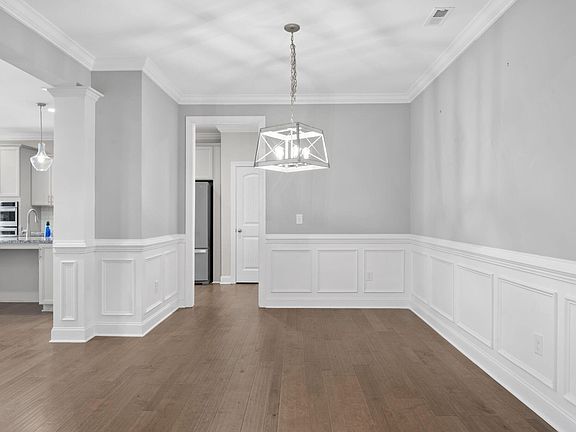 5th image of 825 Buckner Ct