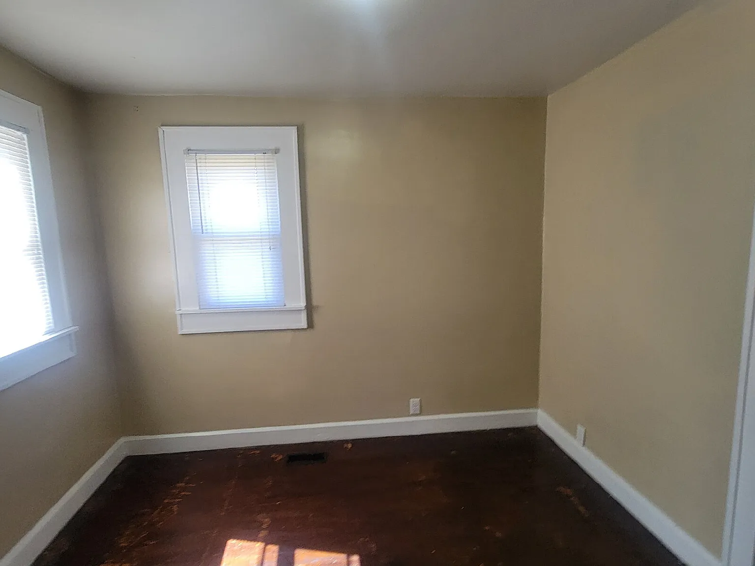 2 bed, $960 — Photo 3