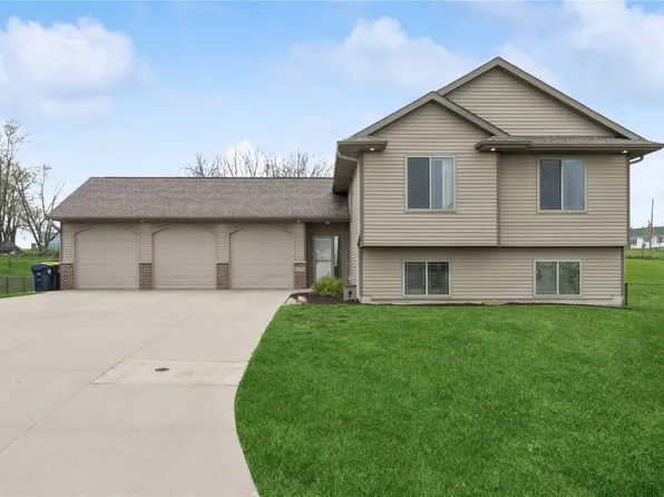 4594 Creekview Trl, Palo, IA 52324