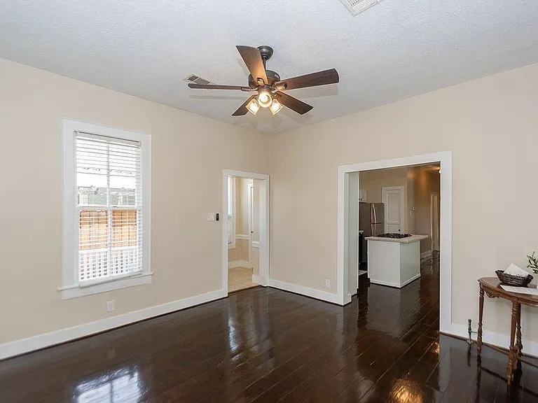 3909 Barnes St — Photo 4