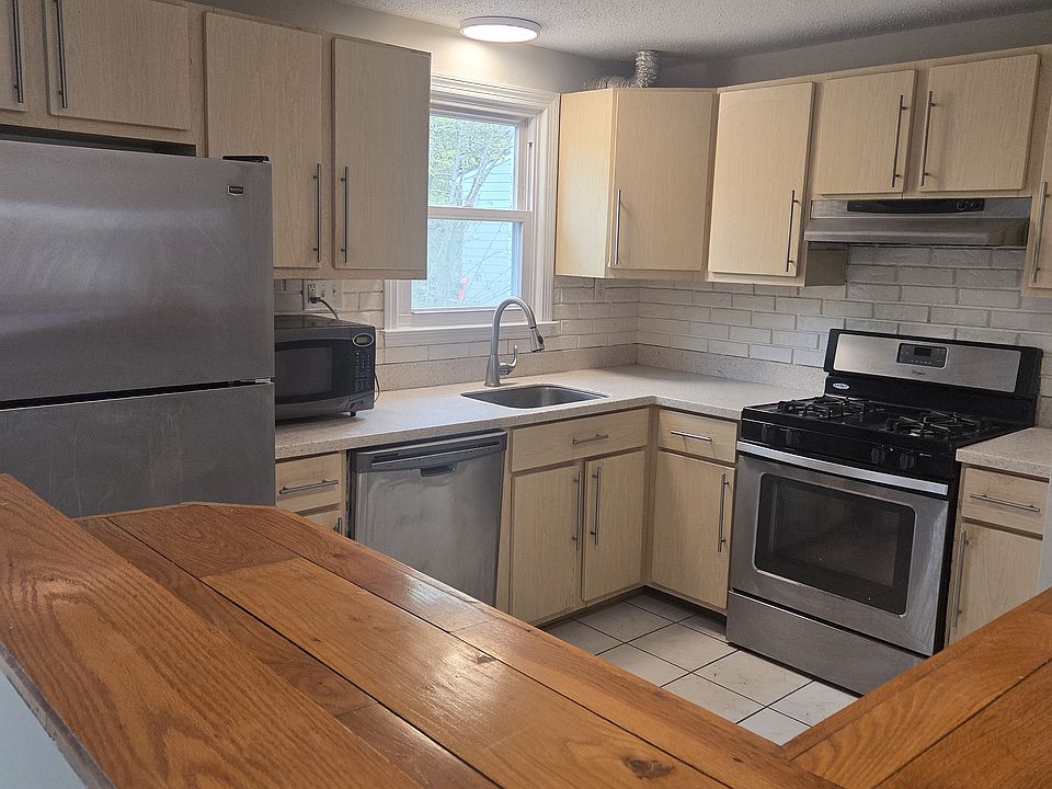 1st image of 13 Buena Vista St Floor 2