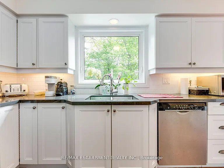 1239 White Ln — Photo 18