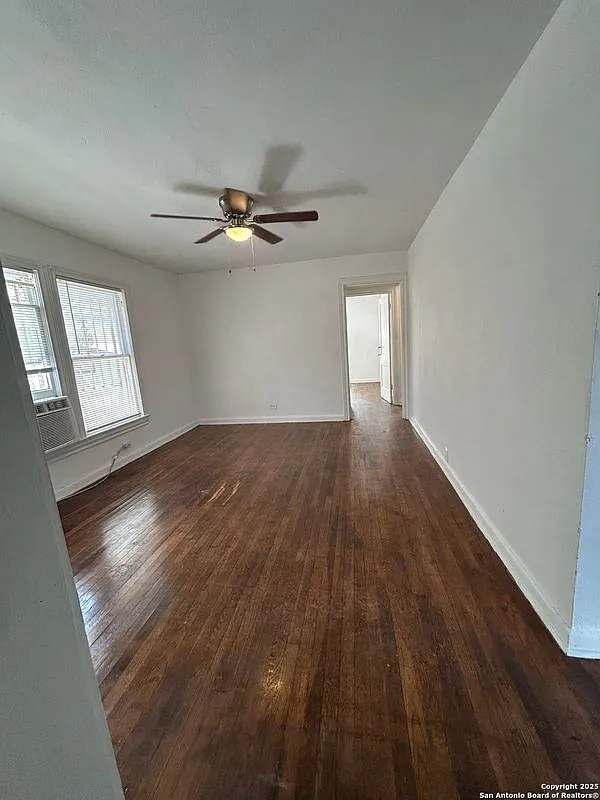 2 bed, 1.0 bath, 833 sqft, $1,250 — Photo 2