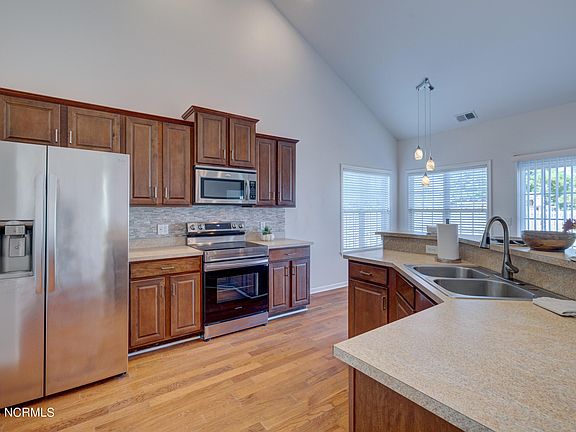 3rd image of 509 Vallie Lane