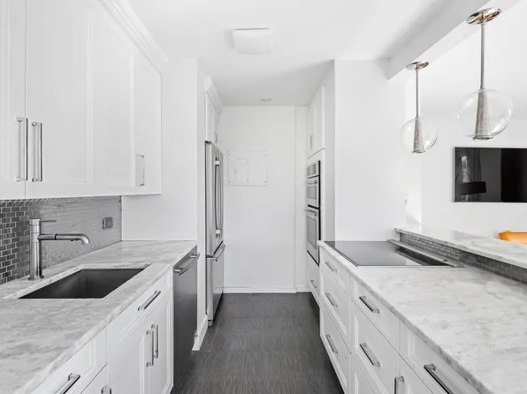 137 East 36th Street image 8 of 18