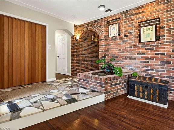 2nd image of 548 Book Rd E