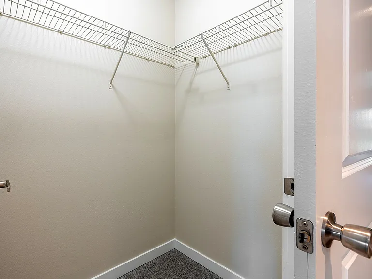Modern 3 bedroom Townhomes with Garage — Photo 42