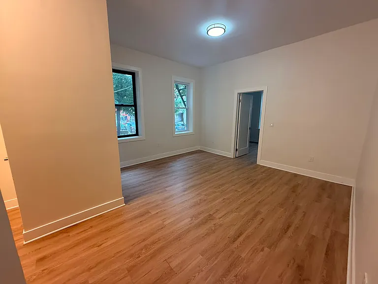 632 Bergen Ave #14E — Photo 4