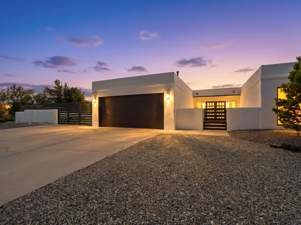 5605 Cactus Flower Dr NW, Albuquerque, NM 87120