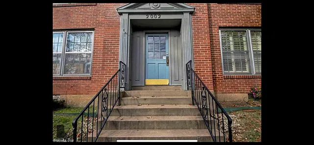 2 bed, 900 sqft, $1,050 — Photo 1
