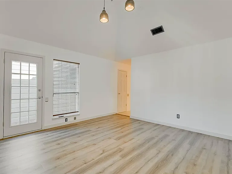 926 Heights Blvd — Photo 10