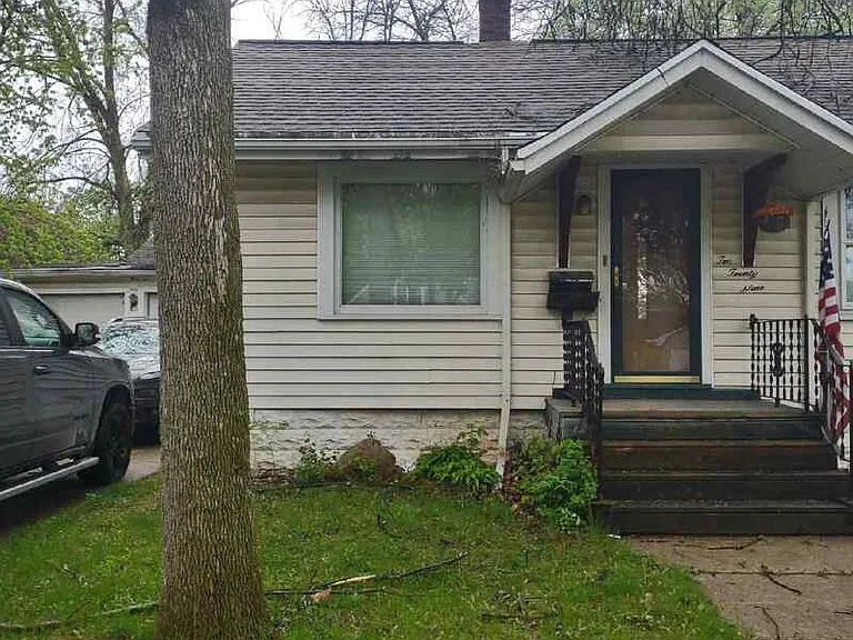 229 Idlewild St — Photo 2