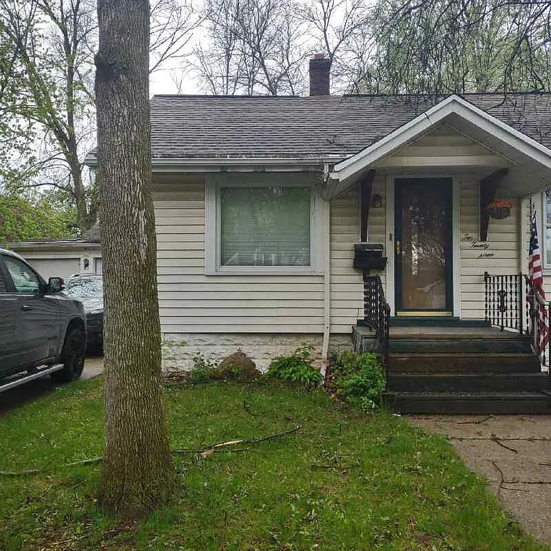 Building Photo - 229 Idlewild St