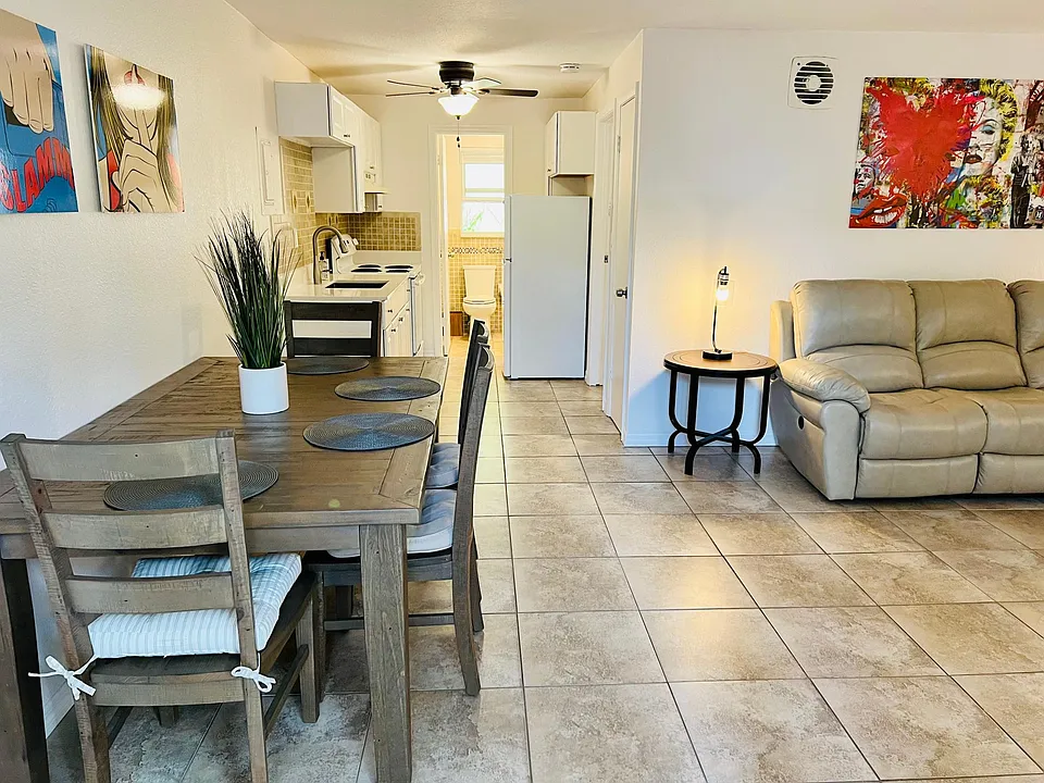 813 Middle St #2