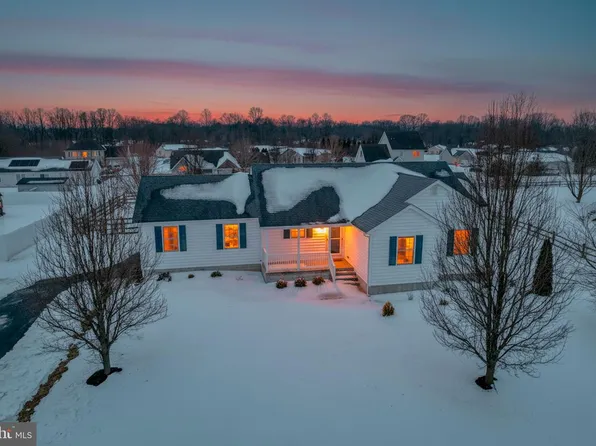 156 Velvet Antler Dr, Clayton, DE 19938