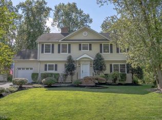 71 Magnolia Dr, New Providence, NJ 07974
