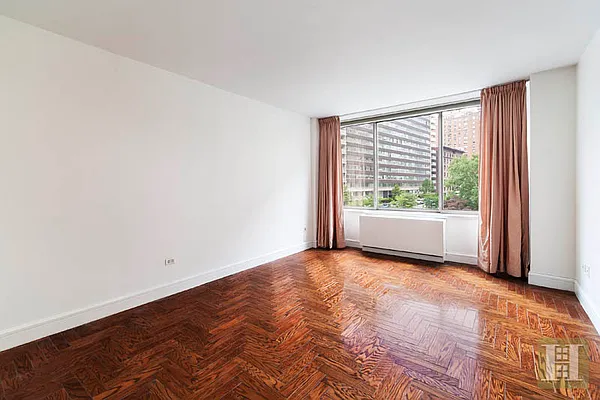 Rented by Halstead Real Estate | media 21