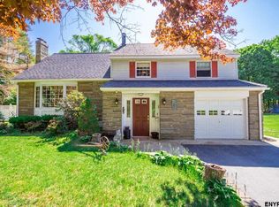 8 Heather Ln, Ballston Lake, NY 12019