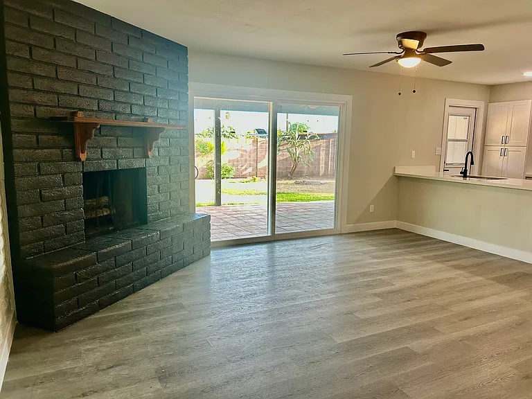 1929 E Alameda Dr — Photo 11