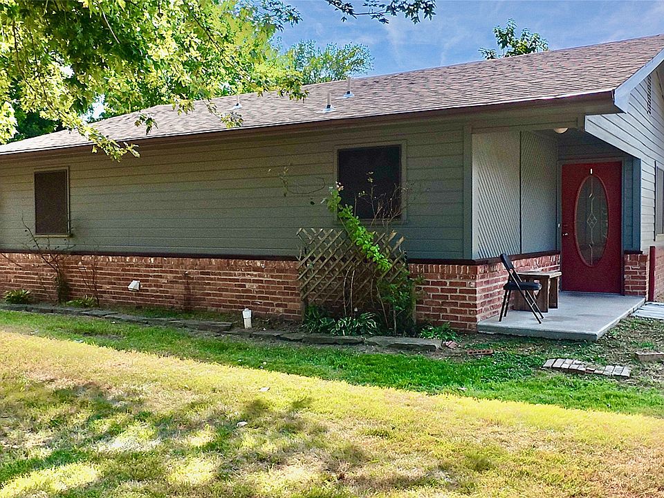 1st image of 200 W Creek Ave