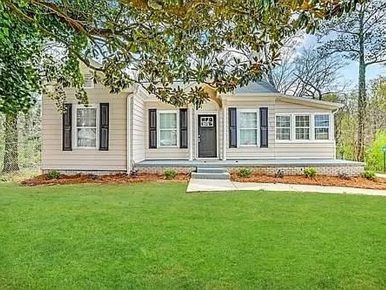 495 Hutchens Rd SE #A — Photo 11